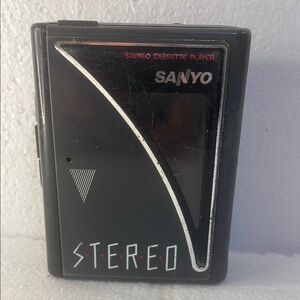 Vintage Sanyo Walkman MGP 14 Black Stereo Cassette Player auto stop belt clip